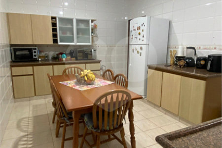 Casa à venda com 3 quartos, sendo 2 suítes, no condomínio Residencial Jardim Altos de Suzano, Suzano - SP