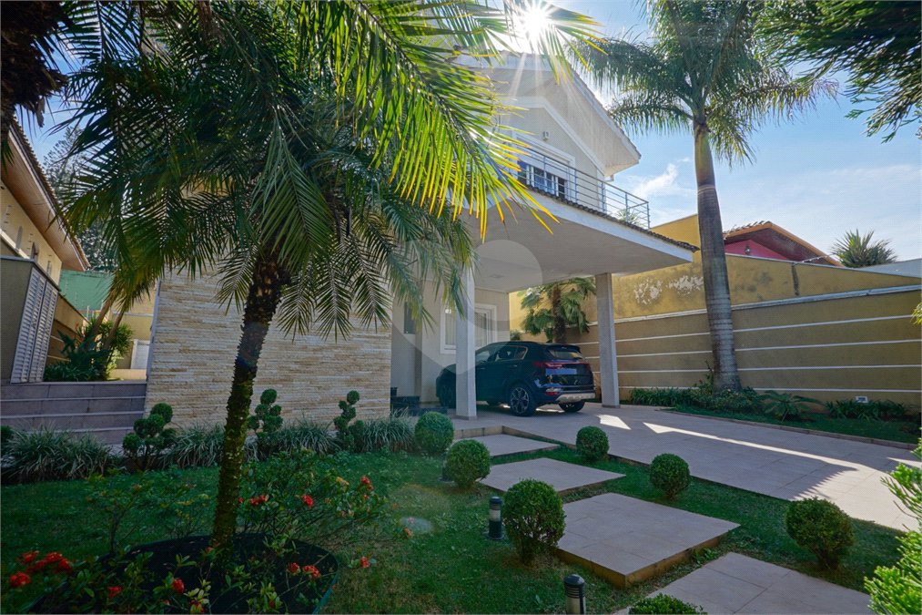 Casa à venda ou para alugar com 4 suítes em Interlagos, São Paulo, SP