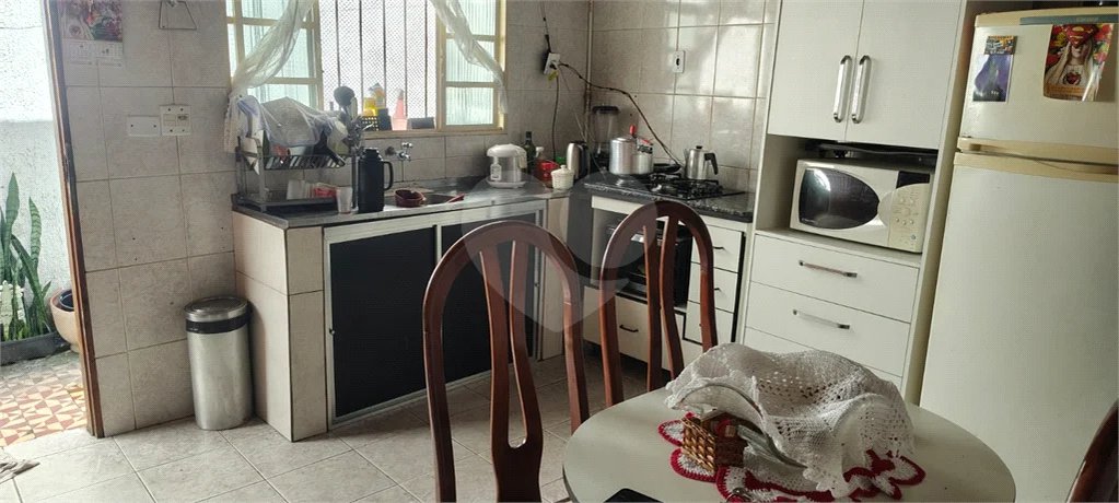 Casa com 150m² , 1 dormitório , 1 vaga de garagem , precisando de reforma , `venda na Penha.