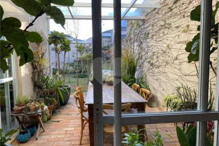Casa à venda com 4 suítes no condomínio Villa Veneto, Itatiba - SP