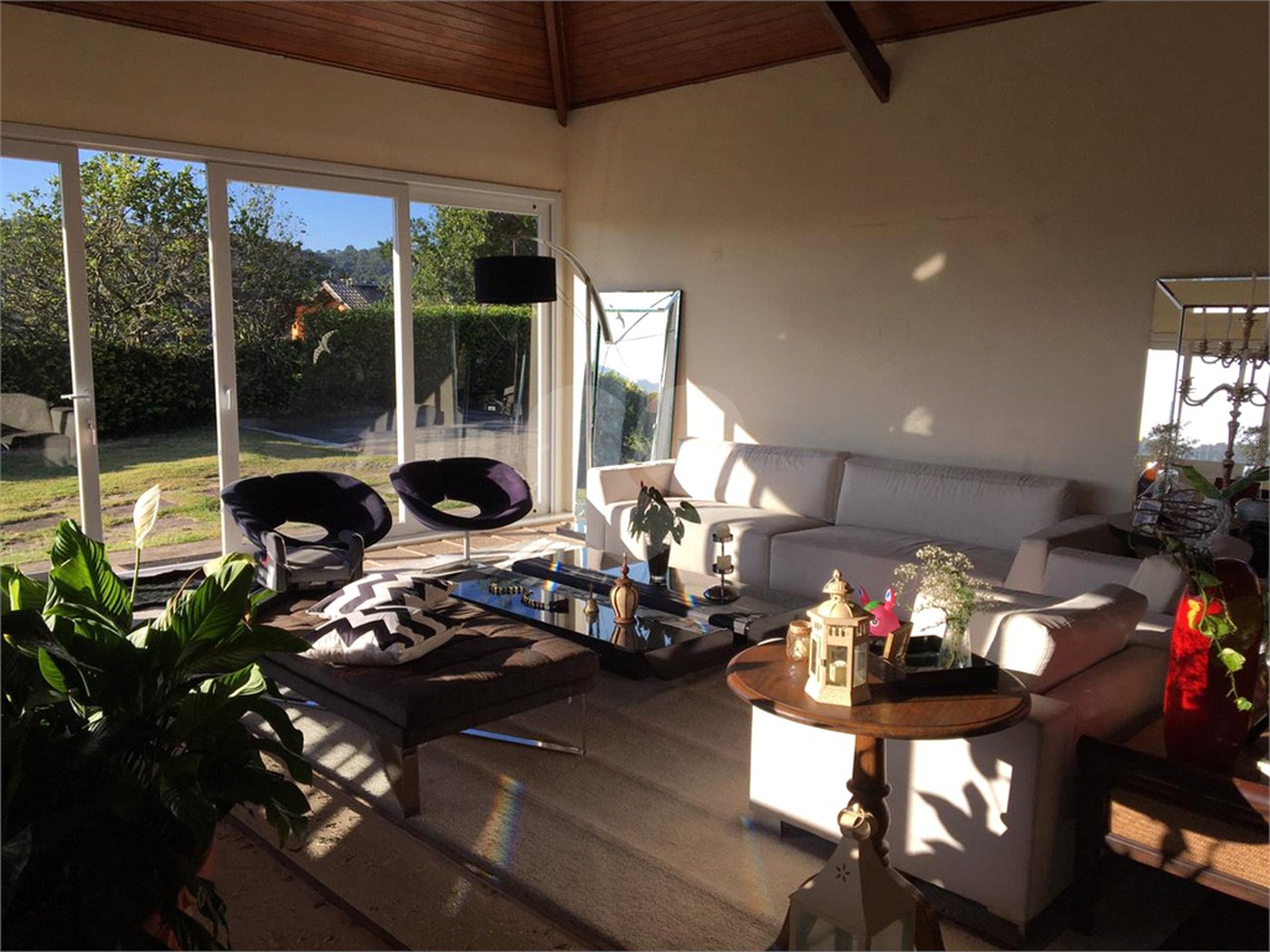 Casa à venda com 3 suítes no condomínio Suíça da Cantareira, Mairiporã - SP