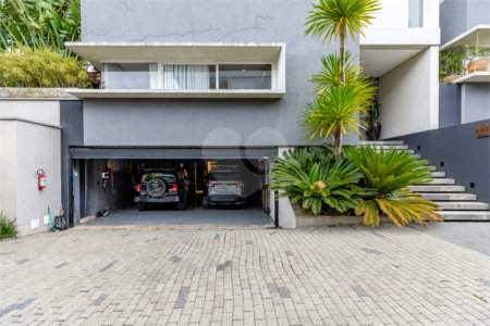 Casa à venda com 4 suítes no condomínio Roma, São Paulo - SP