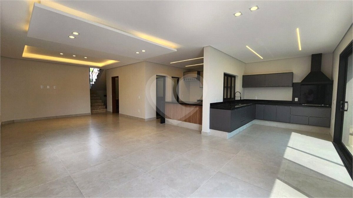 Casa à venda com 3 suítes no condomínio Vita Verdi, Valinhos - SP