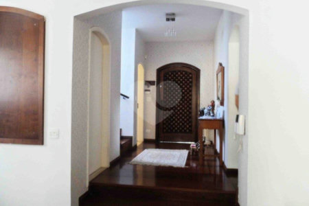 Sobrado à venda com 5 quartos, sendo 3 suítes, em Interlagos, São Paulo, SP