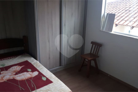 Sobrado à venda com 3 quartos, sendo 1 suíte,  em Vila Caputera, Mogi das Cruzes, SP