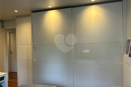 Apartamento à venda com 2 quartos, sendo 1 suíte, em Vila Andrade, São Paulo, SP