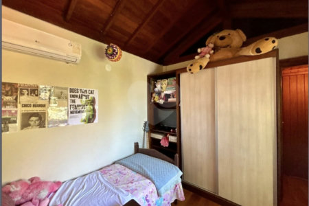 Casa à venda com 4 quartos, sendo 1 suíte, em Lagoa, Rio de Janeiro, RJ