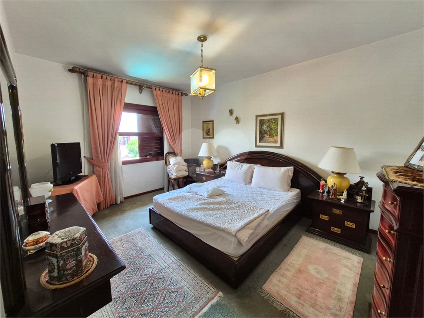 Casa de Vila à venda ou para alugar com 4 quartos, sendo 2 suítes,  em Jardim Leonor, São Paulo, SP