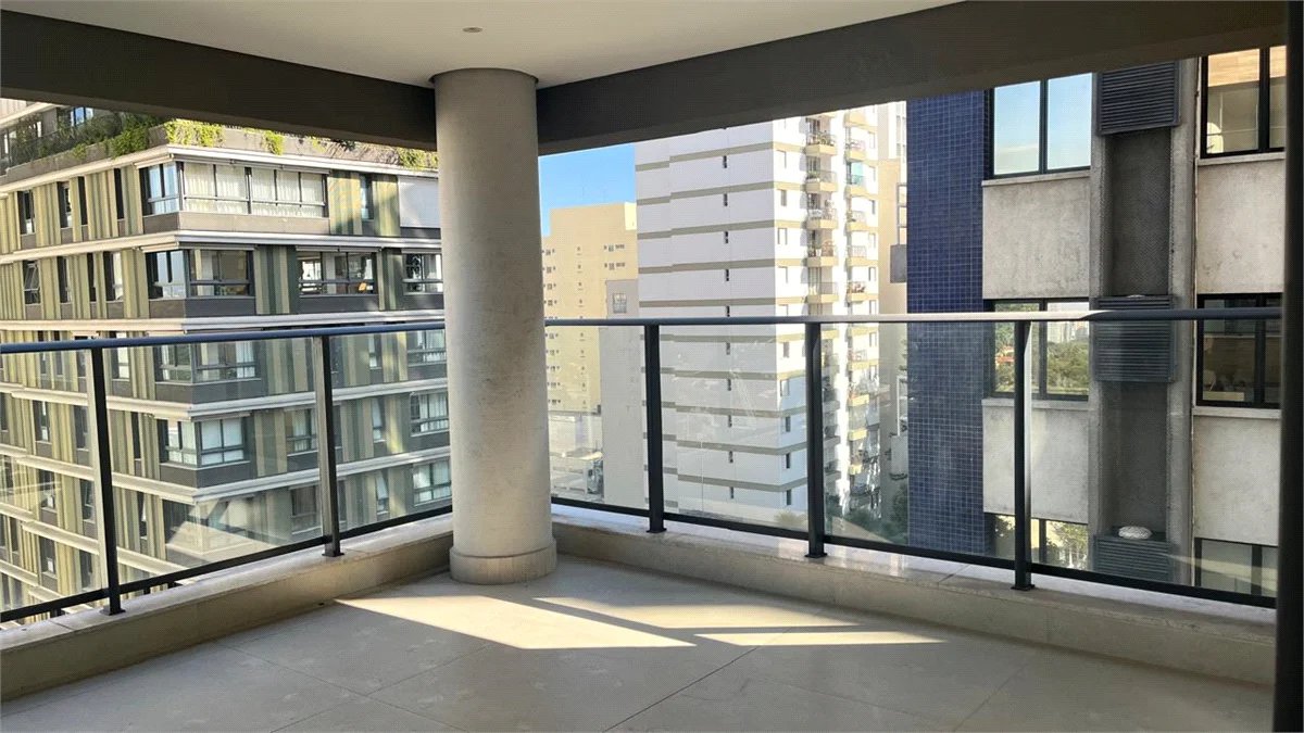 Apartamento à venda com 4 quartos, sendo 2 suítes, em Pinheiros, São Paulo, SP