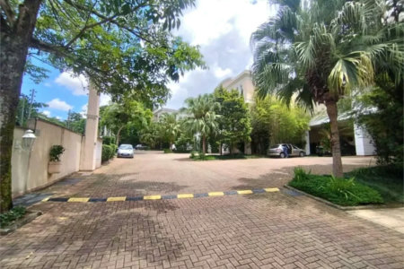 Casa à venda ou para alugar com 4 suítes no condomínio Solares Vila Europa, São Paulo - SP