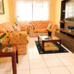 Casa à venda com 3 quartos, sendo 1 suíte,  no condomínio Vivenda das Vinhas, Vinhedo - SP
