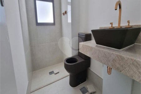 Apartamento à venda com 3 suítes em Moema, São Paulo, SP