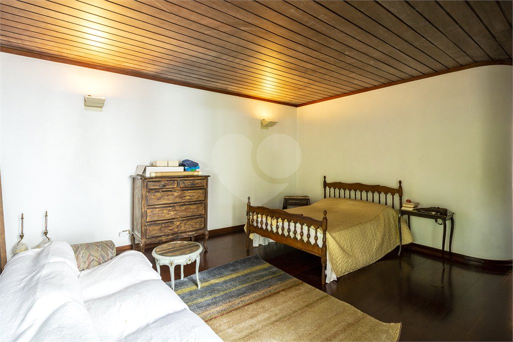 Casa à venda com 3 suítes no condomínio Chácara Flora, São Paulo - SP