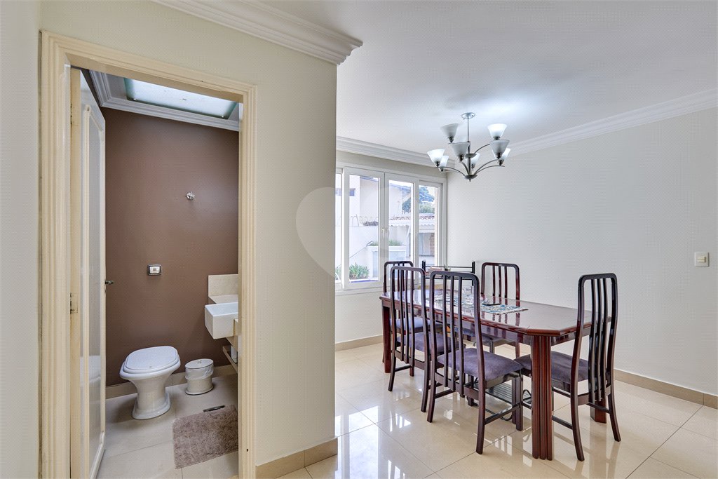 Casa de Vila à venda com 4 quartos, sendo 2 suítes, em Campo Grande, São Paulo, SP