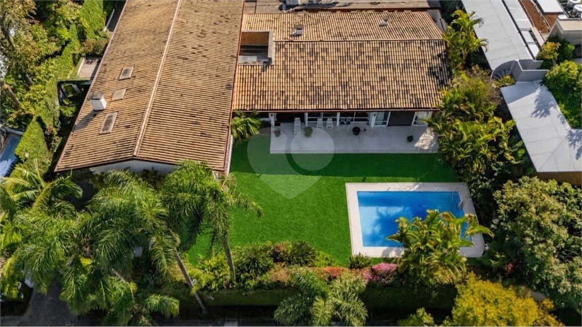 Casa à venda com 5 quartos, sendo 3 suítes, em Jardim Guedala, São Paulo, SP