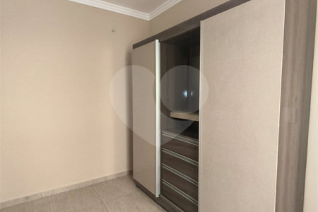 Sobrado à venda com 3 quartos, sendo 1 suíte, em Chora Menino, São Paulo, SP