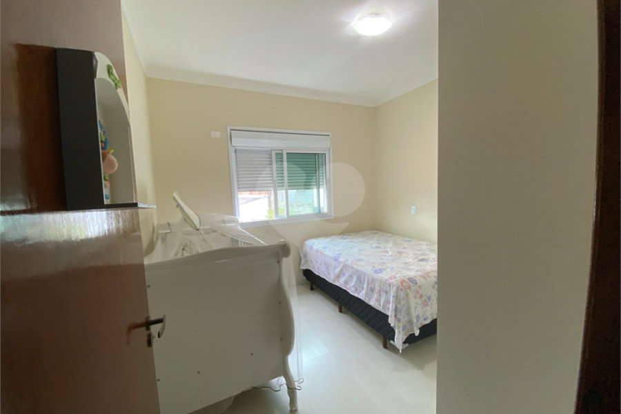 Sobrado à venda com 3 quartos, sendo 1 suíte,  em Jardim Vila Galvão, Guarulhos, SP