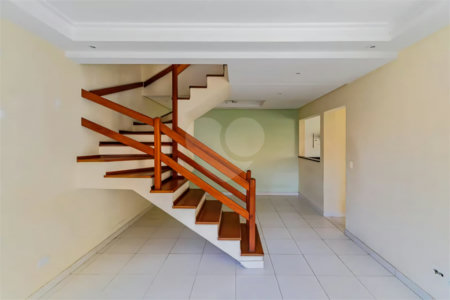 Casa à venda com 3 quartos, sendo 1 suíte,  no condomínio Villa Bella, São Paulo - SP