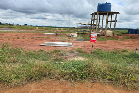 Terreno à venda em Parque Residencial São Lucas, Araraquara, SP