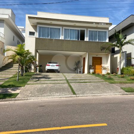 Linda casa Condomínio Santa Isabel I