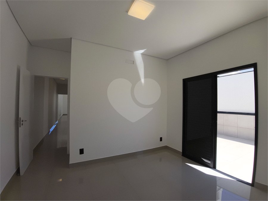 Casa à venda ou para alugar com 3 quartos, sendo 1 suíte, no condomínio Condomíno Helena Maria, Sorocaba - SP