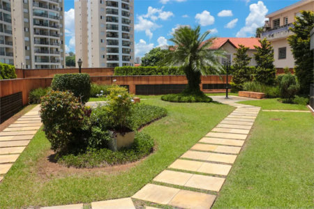 Apartamento à venda com 3 quartos, sendo 1 suíte,  em Vila Gomes, São Paulo, SP