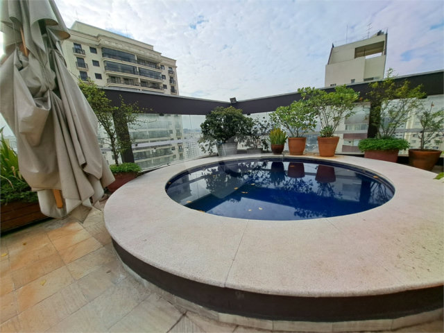 Apartamento à venda com 3 suítes em Campo Belo, São Paulo, SP