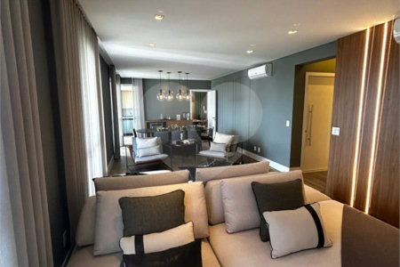 Apartamento à venda com 4 suítes em Vila Embaré, Valinhos, SP