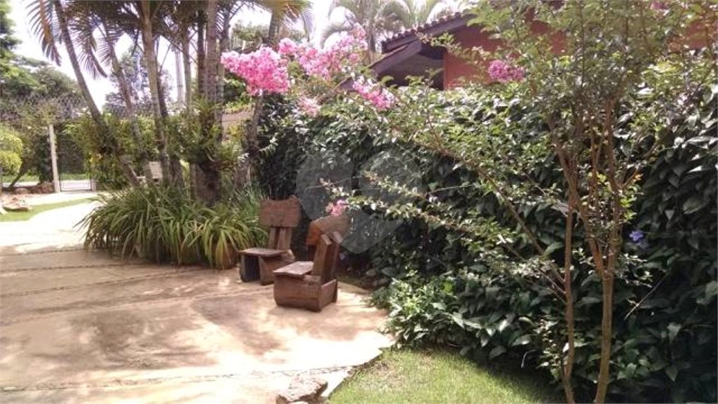 Casa à venda com 4 quartos, sendo 2 suítes, no condomínio Vinhas da Vista Alegre - Lado Sede, Vinhedo - SP