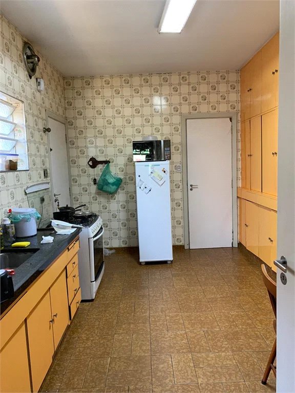 Casa à venda com 4 quartos, sendo 1 suíte, em Caxingui, São Paulo, SP