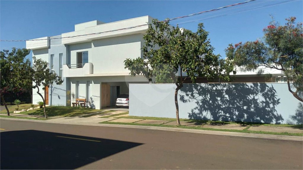 Casa à venda com 3 suítes no condomínio Damha III, São Carlos - SP