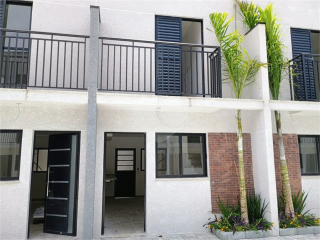 Casa à venda com 2 quartos no condomínio Vila Davos 2, São Paulo - SP