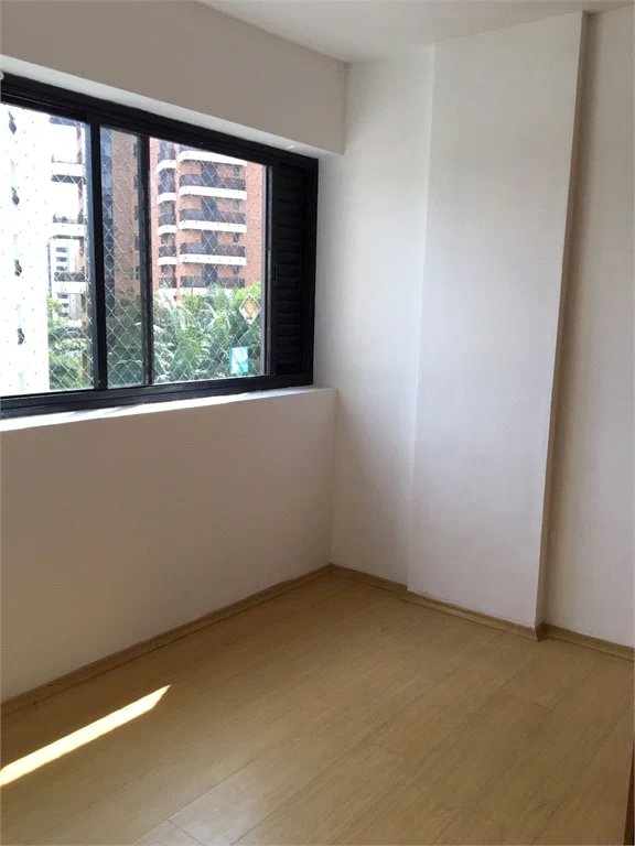 Apartamento à venda com 3 quartos, sendo 1 suíte, em Jardim Parque Morumbi, São Paulo, SP