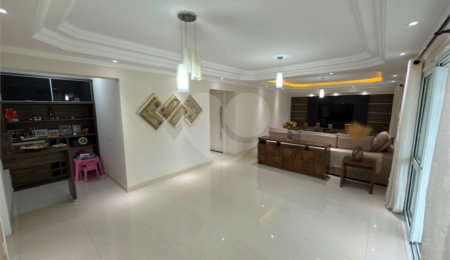 Apartamento à venda com 3 suítes em Jardim Marajoara, São Paulo, SP