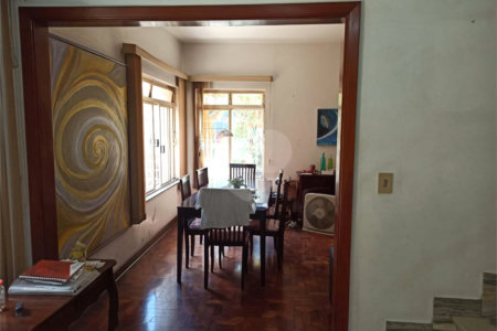 Casa à venda com 4 quartos, sendo 1 suíte, em Perdizes, São Paulo, SP