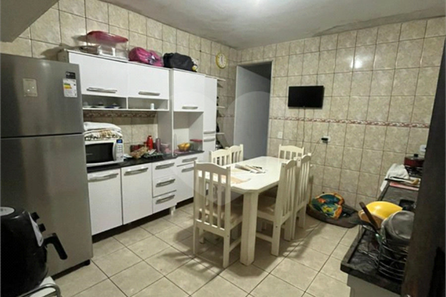 Sobrado à venda com 3 quartos, sendo 1 suíte, em Tremembé, São Paulo, SP