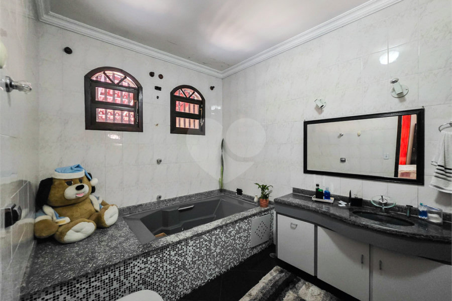 Casa à venda com 4 quartos, sendo 1 suíte, em Sapopemba, São Paulo, SP