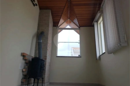 Casa à venda com 4 quartos, sendo 3 suítes, no condomínio Vila Inglesa, Sorocaba - SP