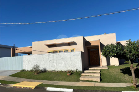 Casa à venda com 2 suítes no condomínio Mirante dos Ipês, Salto - SP