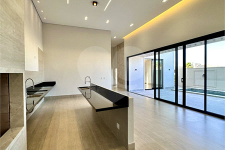 Casa à venda com 3 suítes no condomínio Residencial Florais Itália, Cuiabá - MT