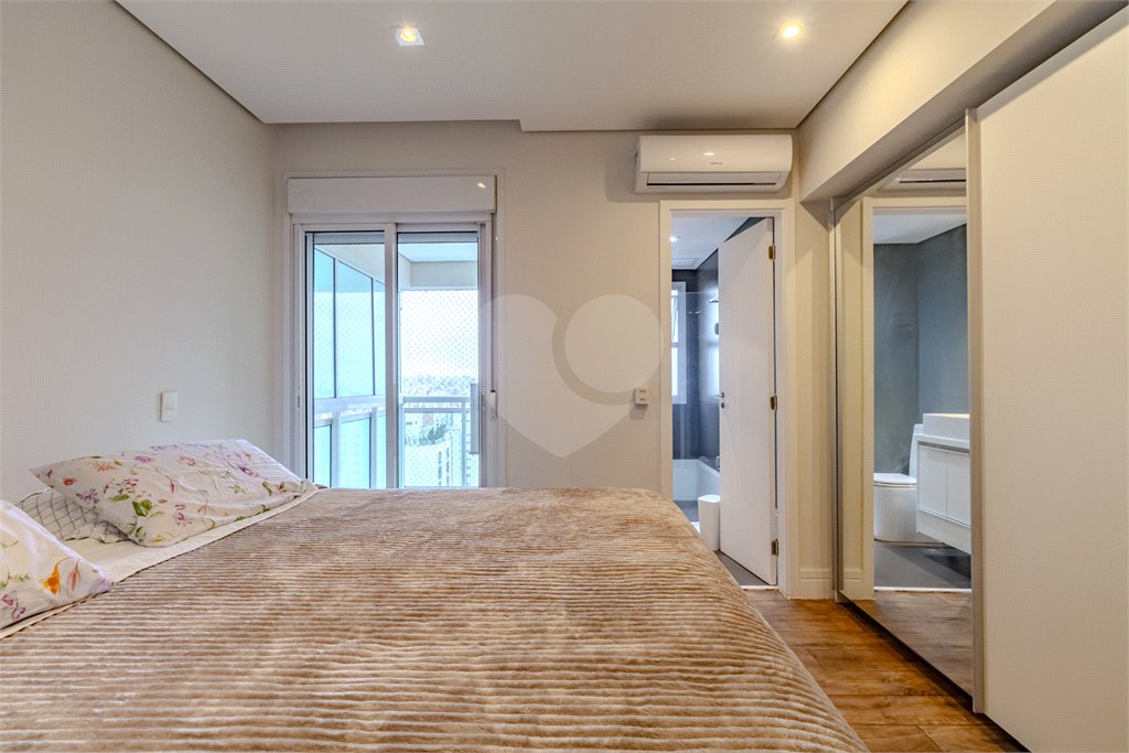 Apartamento à venda com 4 suítes em Campo Belo, São Paulo, SP