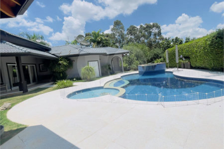 Casa à venda ou para alugar com 3 quartos, sendo 2 suítes, no condomínio Haras Paineiras, Salto - SP