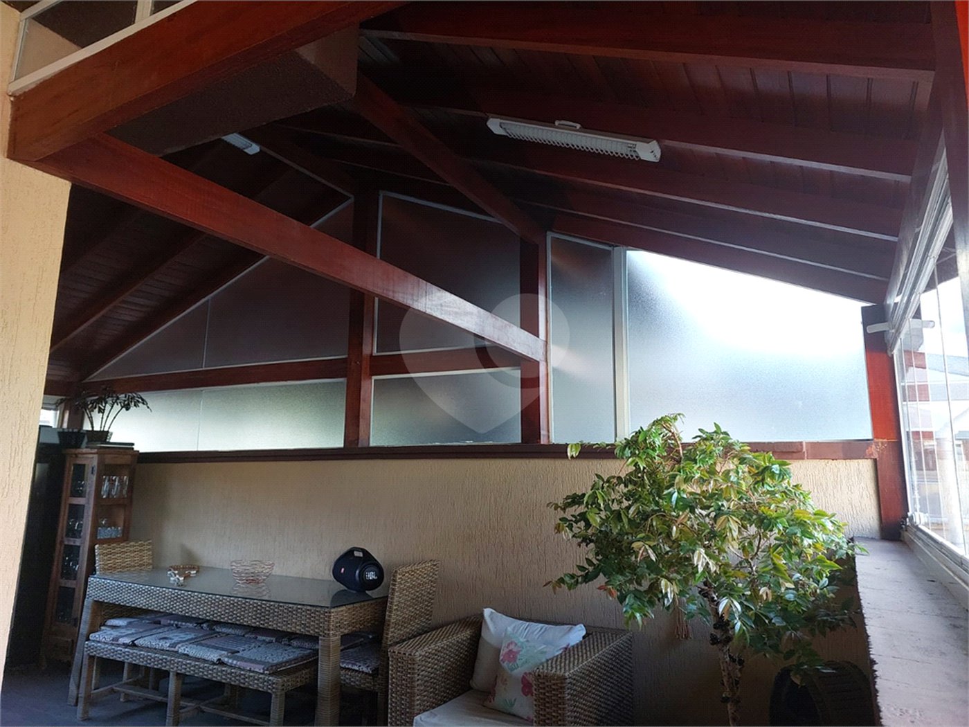 Casa à venda com 3 quartos, sendo 1 suíte, no condomínio Algarve Residencial, São Paulo - SP