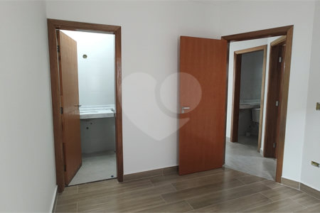 Casa Térrea à venda com 3 quartos, sendo 1 suíte,  em Nova Cerejeira, Atibaia, SP