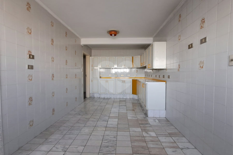Apartamento à venda com 3 quartos, sendo 1 suíte,  em Paraíso, São Paulo, SP