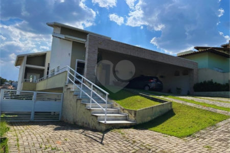Apresento essa belíssima casa no Condomínio Delle Stelle - Louveira SP