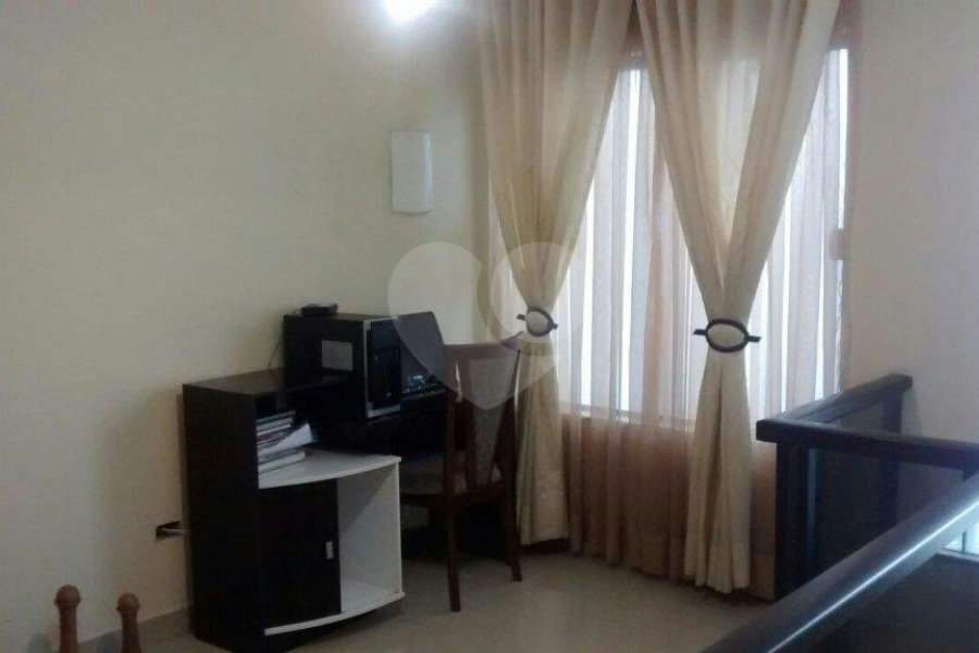 Sobrado à venda com 3 quartos, sendo 1 suíte, em Jardim Las Vegas, Guarulhos, SP