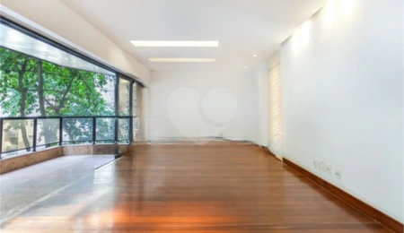 Apartamento à venda com 4 quartos, sendo 2 suítes,  em Leblon, Rio de Janeiro, RJ