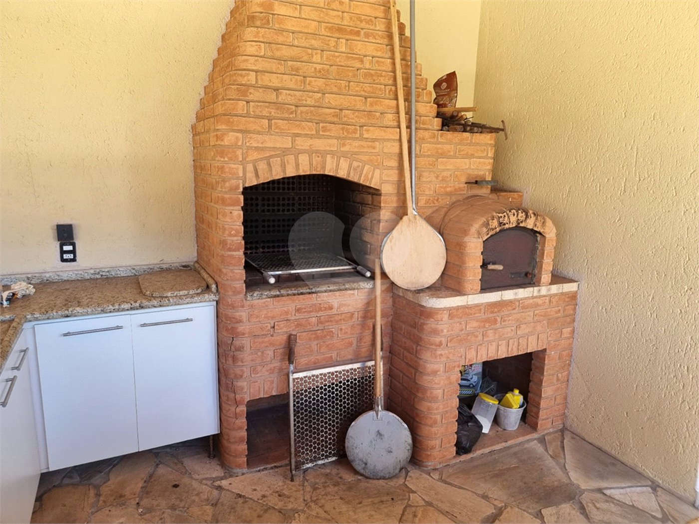 Casa à venda ou para alugar com 3 quartos, sendo 1 suíte, no condomínio Terras de Vinhedo, Vinhedo - SP