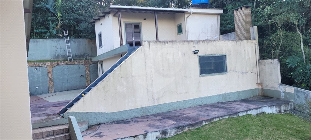 Casa à venda com 5 quartos, sendo 2 suítes, no condomínio Alpes da Cantareira, Mairiporã - SP